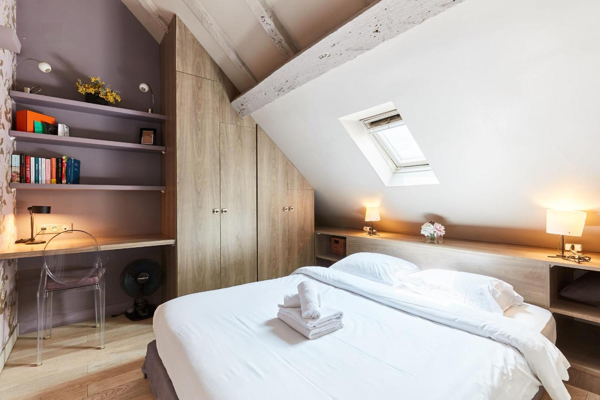 Place Des Vosges - 1Br With Balcony - Cityapartmentstay Париж Экстерьер фото