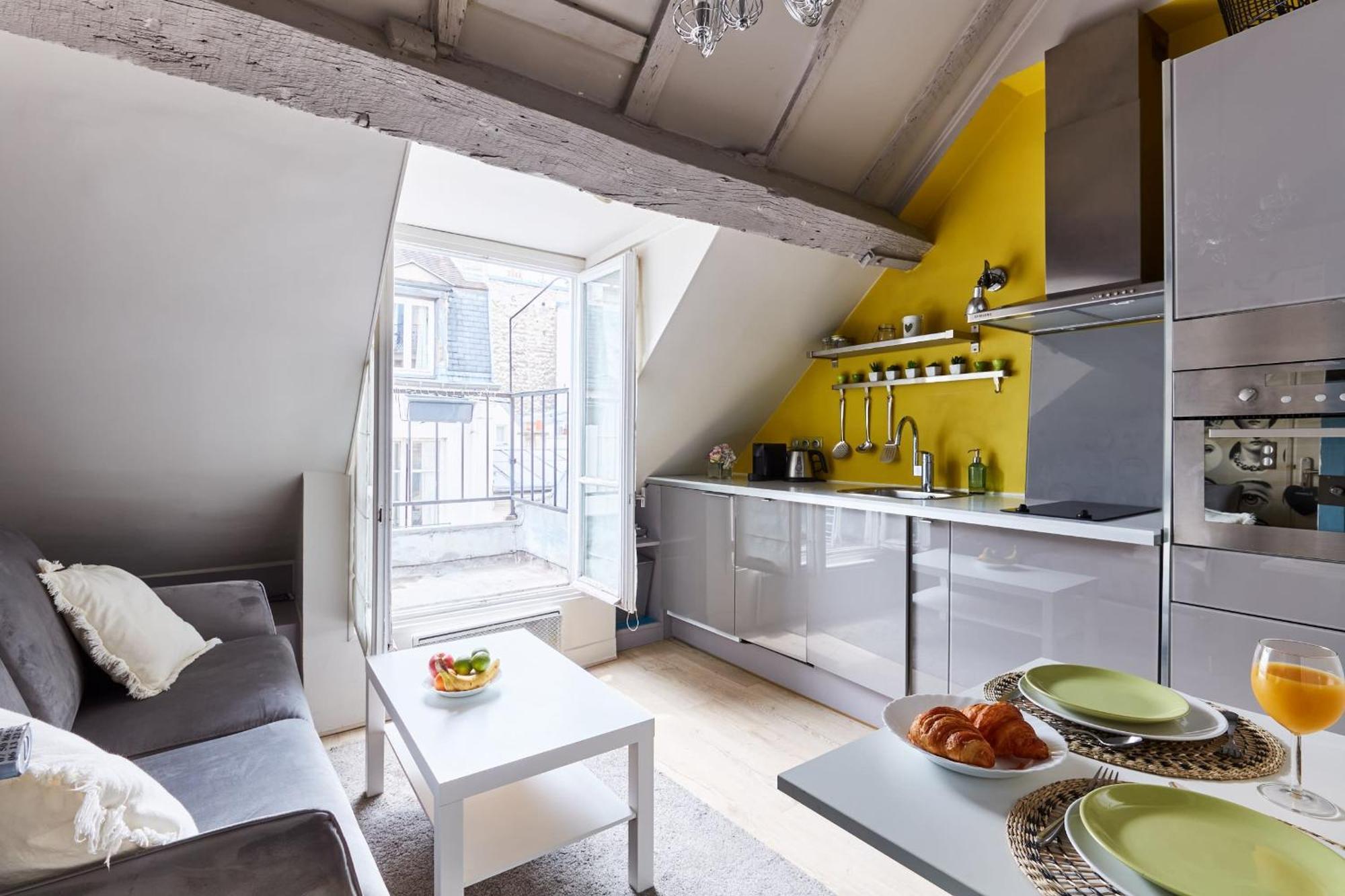 Place Des Vosges - 1Br With Balcony - Cityapartmentstay Париж Экстерьер фото