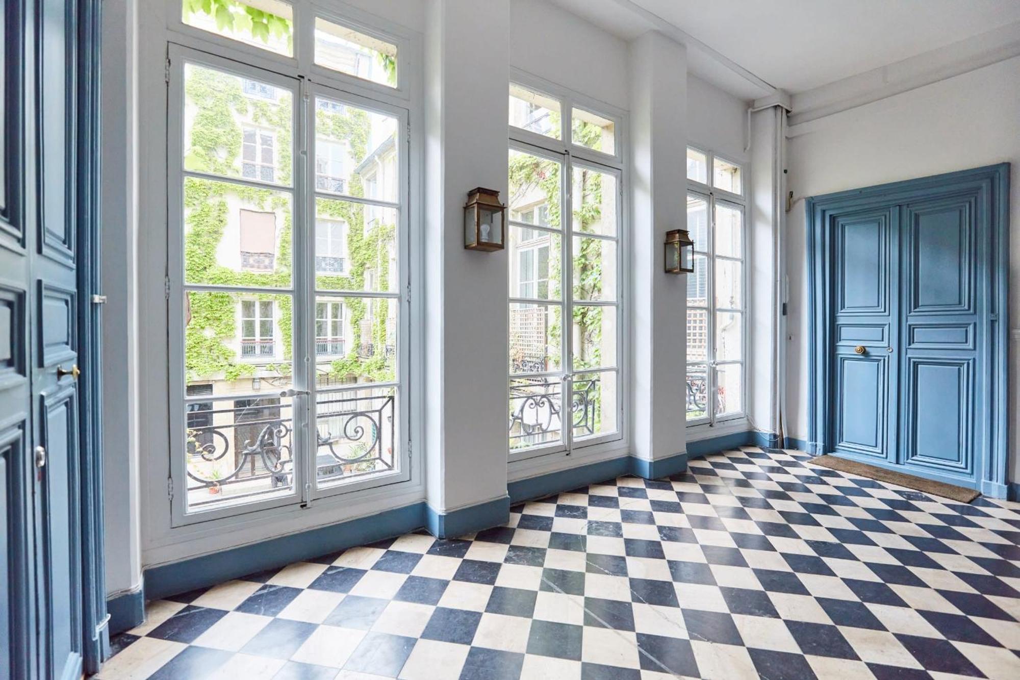 Place Des Vosges - 1Br With Balcony - Cityapartmentstay Париж Экстерьер фото