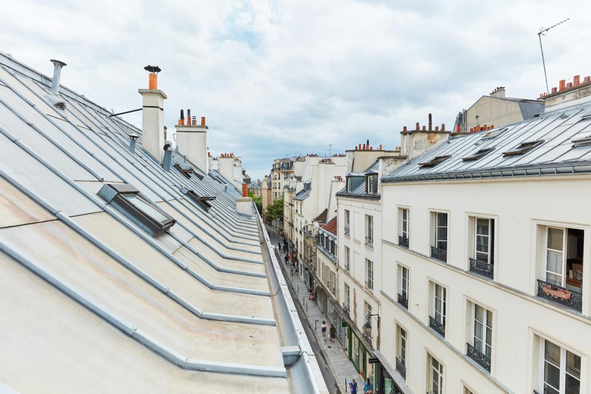 Place Des Vosges - 1Br With Balcony - Cityapartmentstay Париж Экстерьер фото